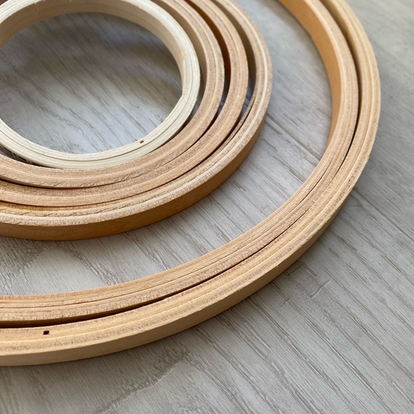 3/$20 DARICE 🍃 3.5x5" Oval Wooden Embroidery Hoop - Picture 5 of 5